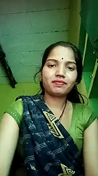 Snapshot of Bhuvi_Bedi chatting on 02/15/25, 08:33 Bhuvi Bedi online show from 02/15/25, 08:33