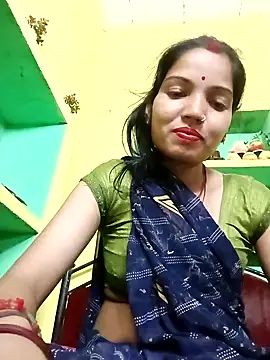 Snapshot of Bhuvi_Bedi chatting on 02/15/25, 02:00 Bhuvi Bedi online show from 02/15/25, 02:00