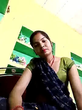 Snapshot of Bhuvi_Bedi chatting on 02/22/25, 04:51 Bhuvi Bedi online show from 02/22/25, 04:51