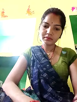 Snapshot of Bhuvi_Bedi chatting on 02/22/25, 10:31 Bhuvi Bedi online show from 02/22/25, 10:31