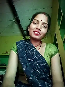 Snapshot of Bhuvi_Bedi chatting on 02/24/25, 09:10 Bhuvi Bedi online show from 02/24/25, 09:10