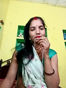 Snapshot of Bhuvi_Bedi chatting on 02/25/25, 05:19 Bhuvi Bedi online show from 02/25/25, 05:19