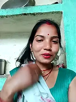 Snapshot of Bhuvi_Bedi chatting on 02/27/25, 12:02 Bhuvi Bedi online show from 02/27/25, 12:02