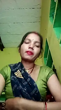 Snapshot of Bhuvi_Bedi chatting on 02/28/25, 04:54 Bhuvi Bedi online show from 02/28/25, 04:54