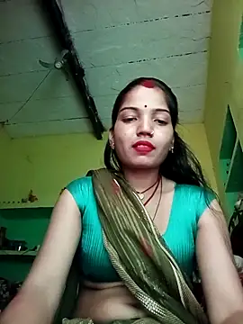 Snapshot of Bhuvi_Bedi chatting on 03/01/25, 09:51 Bhuvi Bedi online show from 03/01/25, 09:51