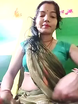 Snapshot of Bhuvi_Bedi chatting on 03/01/25, 10:53 Bhuvi Bedi online show from 03/01/25, 10:53