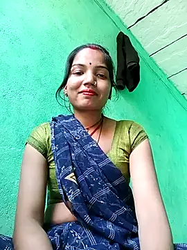 Snapshot of Bhuvi_Bedi chatting on 03/04/25, 09:07 Bhuvi Bedi online show from 03/04/25, 09:07