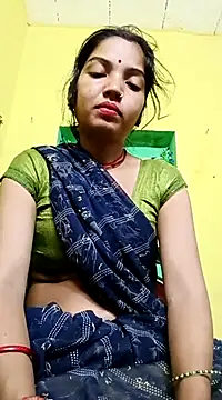 Snapshot of Bhuvi_Bedi chatting on 03/06/25, 06:05 Bhuvi Bedi online show from 03/06/25, 06:05