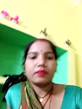Snapshot of Bhuvi_Bedi chatting on 03/09/25, 05:00 Bhuvi Bedi online show from 03/09/25, 05:00