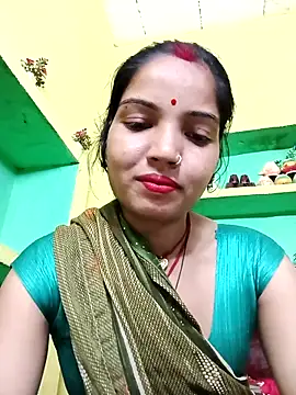 Snapshot of Bhuvi_Bedi chatting on 03/09/25, 03:16 Bhuvi Bedi online show from 03/09/25, 03:16