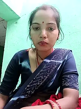 Snapshot of Bhuvi_Bedi chatting on 03/10/25, 11:21 Bhuvi Bedi online show from 03/10/25, 11:21