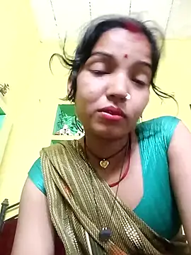 Snapshot of Bhuvi_Bedi chatting on 03/12/25, 04:41 Bhuvi Bedi online show from 03/12/25, 04:41