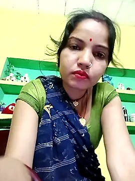 Snapshot of Bhuvi_Bedi chatting on 03/12/25, 05:49 Bhuvi Bedi online show from 03/12/25, 05:49