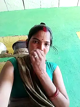 Snapshot of Bhuvi_Bedi chatting on 03/13/25, 07:09 Bhuvi Bedi online show from 03/13/25, 07:09