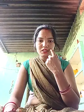 Snapshot of Bhuvi_Bedi chatting on 03/13/25, 11:41 Bhuvi Bedi online show from 03/13/25, 11:41