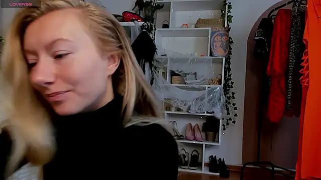 Rachel Rut online show from 10/25/25, 04:09