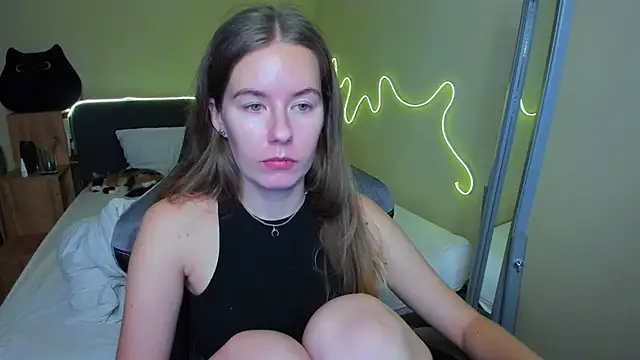 Snapshot of EmilyPaw chatting on 11/22/25, 07:13 EmilyPaw online show from 11/22/25, 07:13