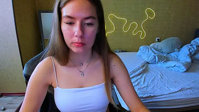 Snapshot of EmilyPaw chatting on 03/22/26, 10:07 EmilyPaw online show from 03/22/26, 10:07