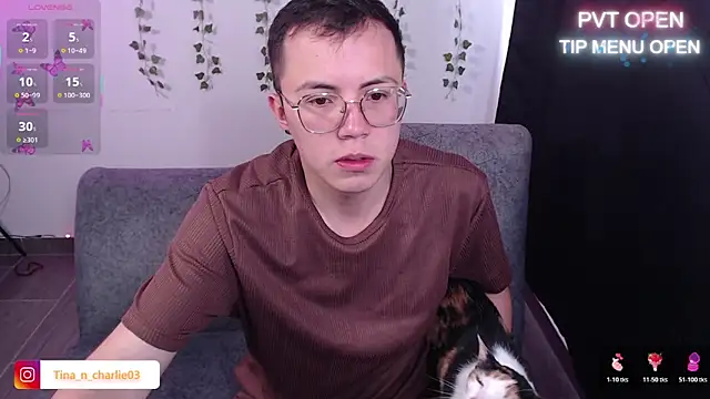Snapshot of Tina_4_Charlie chatting on 06/02/26, 01:02 Tina 4 Charlie online show from 06/02/26, 01:02