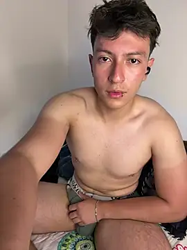 Snapshot of Amon__ashford chatting on 02/19/25, 03:39 Amon ashford online show from 02/19/25, 03:39