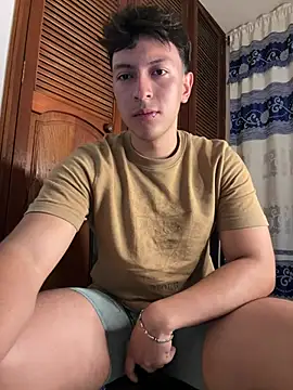 Snapshot of Amon__ashford chatting on 02/21/25, 12:05 Amon ashford online show from 02/21/25, 12:05