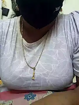 Snapshot of Tamil_Aathira chatting on 02/07/25, 10:29 Tamil Aathira online show from 02/07/25, 10:29