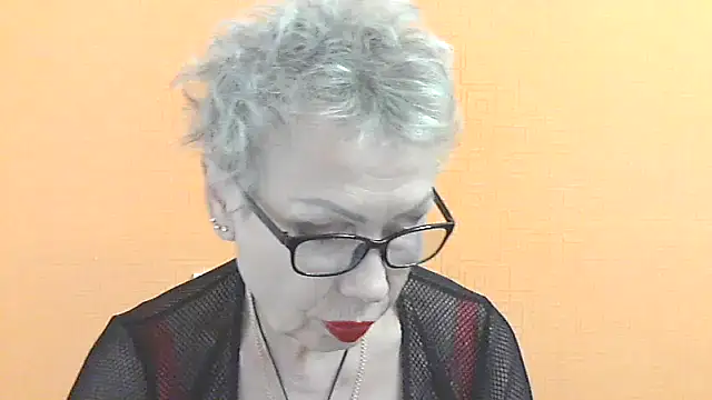 NessyJenixs online show from 11/04/25, 02:27