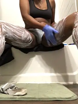 Snapshot of theprettysoles chatting on 05/26/26, 12:17 theprettysoles online show from 05/26/26, 12:17