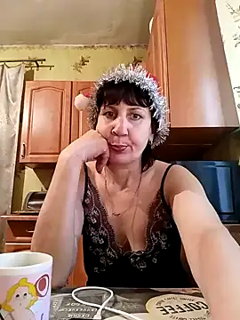 Snapshot of Laura_Kiss chatting on 01/01/25, 09:49 Laura Kiss online show from 01/01/25, 09:49