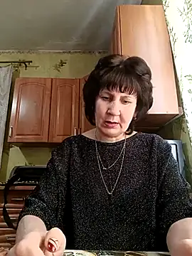 Snapshot of Laura_Kiss chatting on 03/08/25, 01:47 Laura Kiss online show from 03/08/25, 01:47