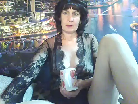 Snapshot of Laura_Kiss chatting on 09/08/25, 04:06 Laura Kiss online show from 09/08/25, 04:06
