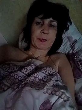 Snapshot of Laura_Kiss chatting on 04/22/26, 09:49 Laura Kiss online show from 04/22/26, 09:49