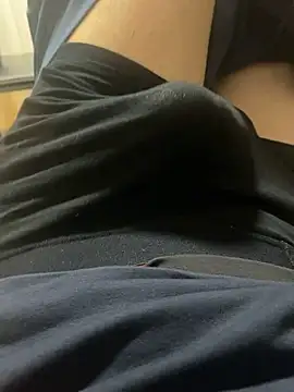 Snapshot of hirojapan2025 chatting on 09/15/25, 12:27 hirojapan2025 online show from 09/15/25, 12:27