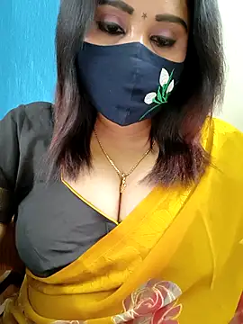 Queenflowerr online show from 05/05/26, 07:00