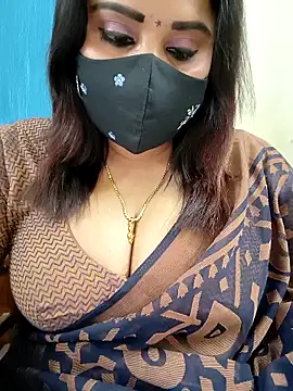Queenflowerr online show from 05/10/26, 05:07