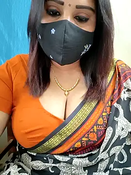Queenflowerr online show from 05/12/26, 06:38