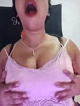 Snapshot of Sexy-Monikaa chatting on 03/06/25, 07:36 Sexy-Monikaa online show from 03/06/25, 07:36