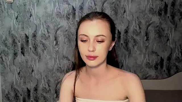 Snapshot of Nikonara_Love chatting on 06/15/26, 06:54 Nikonara Love online show from 06/15/26, 06:54
