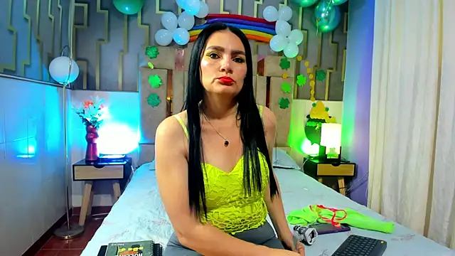 Snapshot of scarlet_hit chatting on 03/15/25, 04:24 scarlet hit online show from 03/15/25, 04:24
