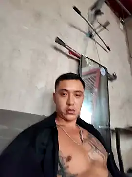 Snapshot of Ch420 chatting on 09/29/25, 11:09 Ch420 online show from 09/29/25, 11:09