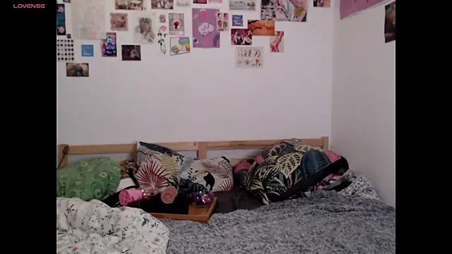 Snapshot of AdorahB3ll3 chatting on 12/16/25, 08:14 AdorahB3ll3 online show from 12/16/25, 08:14