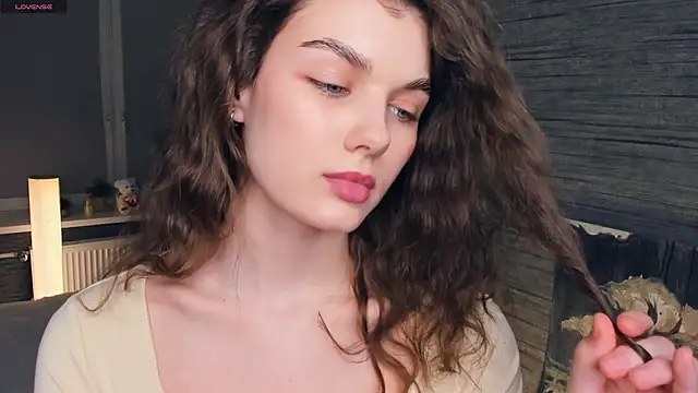 FloraDobb online show from 03/08/25, 11:07