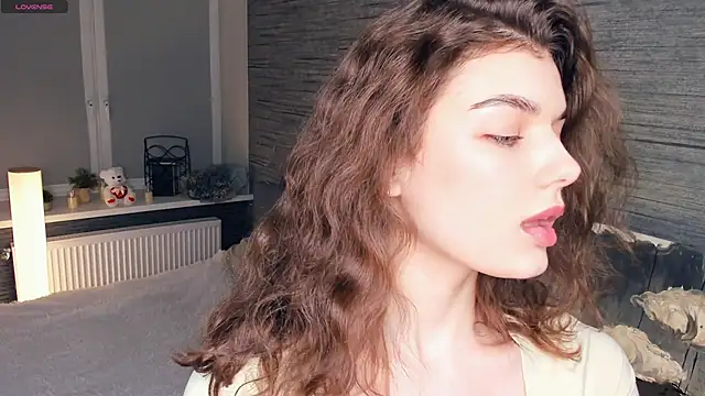 FloraDobb online show from 03/09/25, 03:11