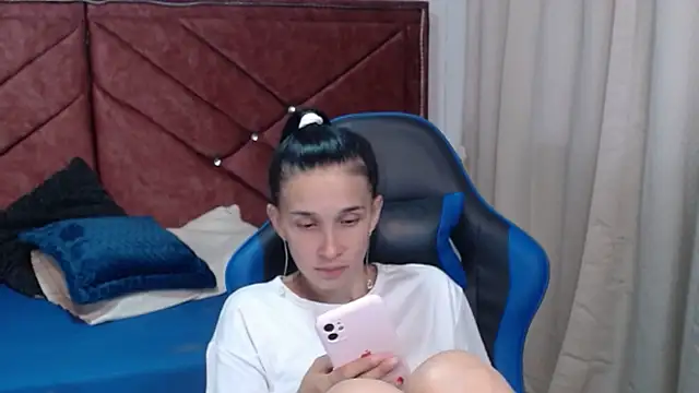 victoria adams07 online show from 02/13/26, 07:32