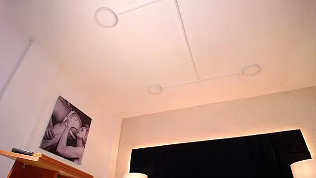 Simon Basset online show from 02/18/25, 08:14