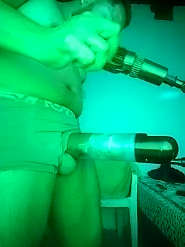 Snapshot of Ant1990 chatting on 11/25/25, 03:28 Ant1990 online show from 11/25/25, 03:28