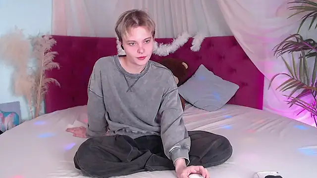 DemianEnglen online show from 09/23/25, 09:51