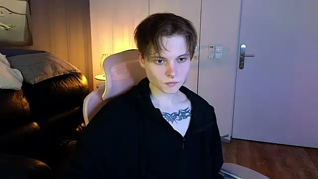 Snapshot of DemianEnglen chatting on 06/01/26, 12:23 DemianEnglen online show from 06/01/26, 12:23