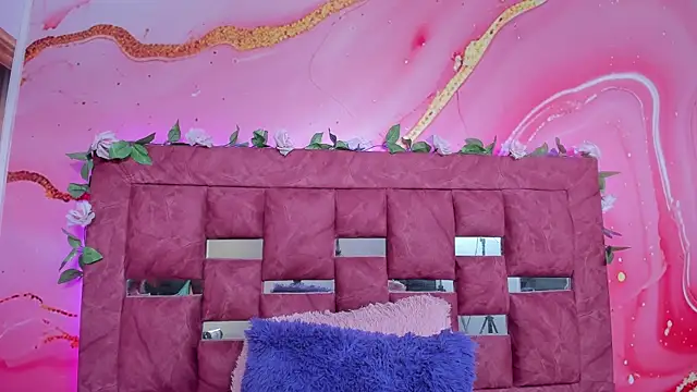 scarlett  evans  online show from 11/28/25, 06:32