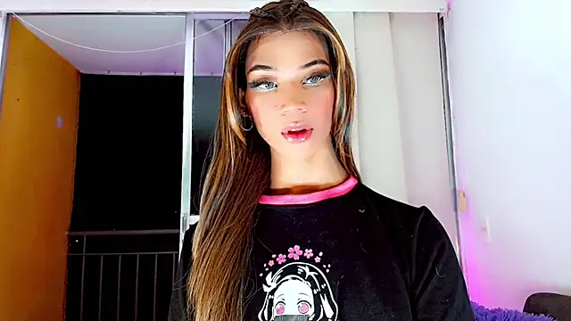 Snapshot of lucyangel_11 chatting on 02/07/25, 02:19 lucyangel 11 online show from 02/07/25, 02:19